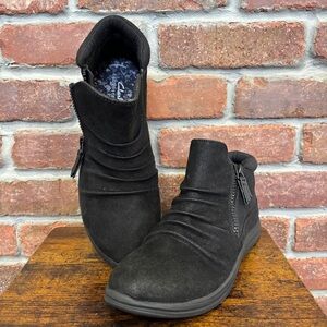 Clarks Women's Black Ankle Boots with Side Zipper